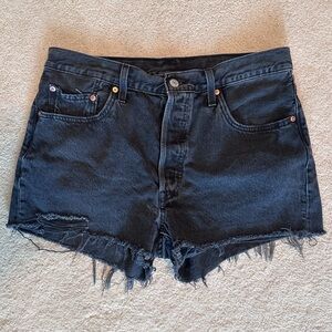 Levi’s Black Frayed Hem Women Shorts